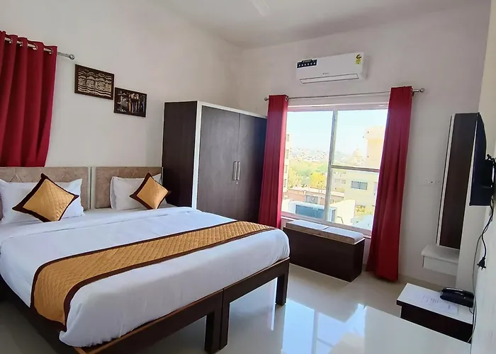 Arul\'S Hotel